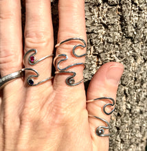 Load image into Gallery viewer, Sterling silver wave ring